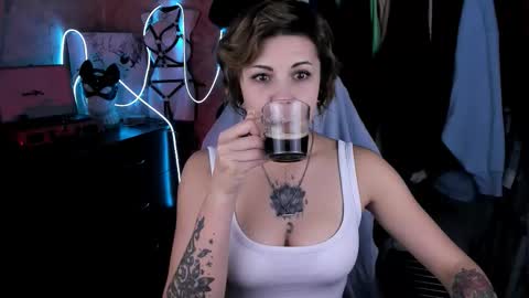 Snapshot of evabrownie chatting on October 21, 2025, 2:51 pm Eva Brownie online show from October 21, 2025, 2:51 pm