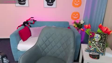 Snapshot of evafolverr chatting on October 26, 2025, 7:03 am Eva online show from October 26, 2025, 7:03 am