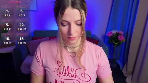 Snapshot of evafolverr chatting on December 3, 2025, 7:16 am Eva online show from December 3, 2025, 7:16 am