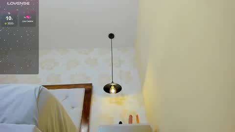 E V A  online show from February 18, 2025, 5:42 am