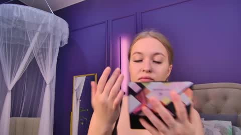 Snapshot of evahariss1 chatting on September 13, 2025, 6:35 am evahariss1 online show from September 13, 2025, 6:35 am