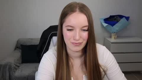 Snapshot of evajuly chatting on December 20, 2024, 6:29 am Eva online show from December 20, 2024, 6:29 am