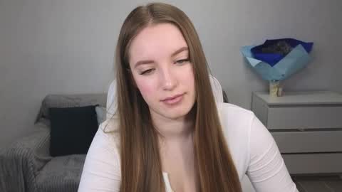 Snapshot of evajuly chatting on December 23, 2024, 5:39 am Eva online show from December 23, 2024, 5:39 am