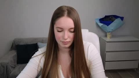 Snapshot of evajuly chatting on February 4, 2025, 9:07 am Eva online show from February 4, 2025, 9:07 am