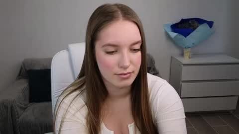 Snapshot of evajuly chatting on February 5, 2025, 9:15 am Eva online show from February 5, 2025, 9:15 am