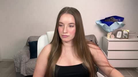 Snapshot of evajuly chatting on October 22, 2025, 6:07 pm Eva online show from October 22, 2025, 6:07 pm