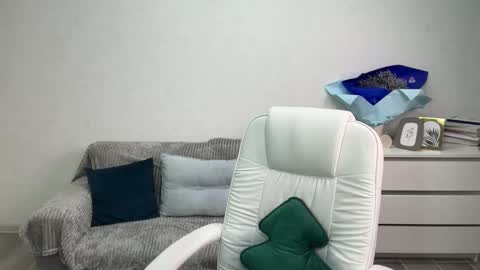 Snapshot of evajuly chatting on November 25, 2025, 6:08 pm Eva online show from November 25, 2025, 6:08 pm