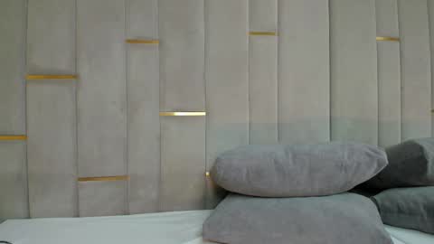 Snapshot of evalims chatting on October 10, 2025, 3:11 pm EVA online show from October 10, 2025, 3:11 pm