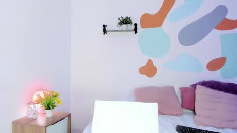 Snapshot of evalunna__ chatting on February 22, 2025, 11:24 pm Eva Luna online show from February 22, 2025, 11:24 pm