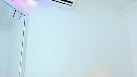Snapshot of evalunna__ chatting on February 27, 2025, 11:48 pm Eva Luna online show from February 27, 2025, 11:48 pm