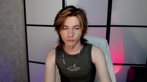 evan_reinhart online show from October 14, 2025, 5:52 am