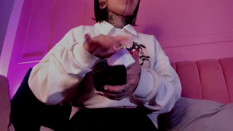 Eva online show from March 12, 2025, 12:15 pm