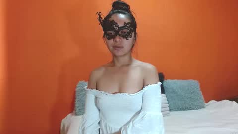 evangelinne_01 online show from December 16, 2025, 12:54 pm