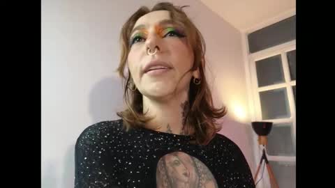 Snapshot of evangelyne1 chatting on October 1, 2025, 4:02 pm Evangelyne online show from October 1, 2025, 4:02 pm