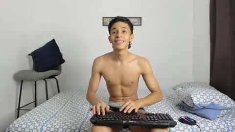 Snapshot of evans_collins24 chatting on February 28, 2025, 11:01 pm Evans collins24 online show from February 28, 2025, 11:01 pm