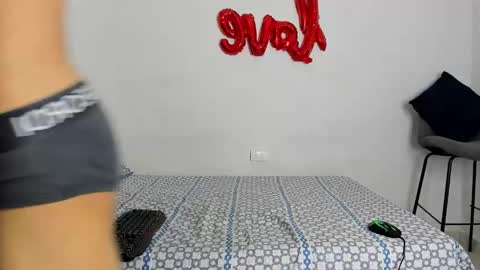 Snapshot of evans_collins24 chatting on October 10, 2025, 4:55 am Evans collins24 online show from October 10, 2025, 4:55 am