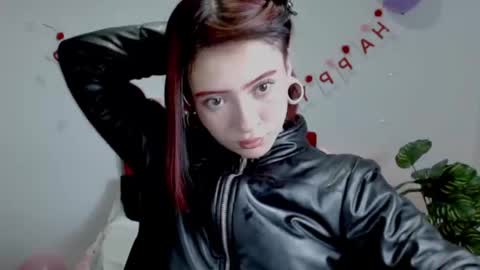 Snapshot of evanss_lx chatting on September 17, 2025, 6:53 pm Evanssa lx online show from September 17, 2025, 6:53 pm