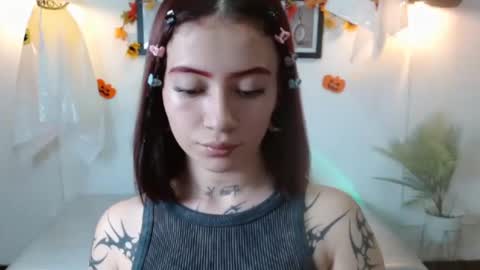 Snapshot of evanss_lx chatting on October 29, 2025, 6:53 pm Evanssa lx online show from October 29, 2025, 6:53 pm