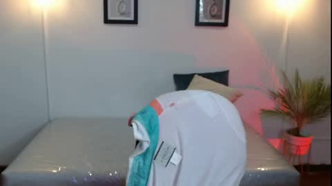 Snapshot of evanss_lx chatting on November 20, 2025, 7:35 pm Evanssa lx online show from November 20, 2025, 7:35 pm