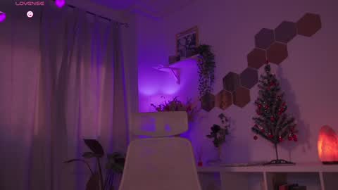 Eva online show from December 16, 2024, 11:33 am