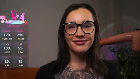 Snapshot of evarabbit chatting on December 1, 2025, 4:06 am Eva online show from December 1, 2025, 4:06 am