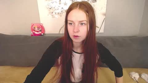 Snapshot of evarey_ chatting on September 27, 2025, 4:17 am Adelina online show from September 27, 2025, 4:17 am