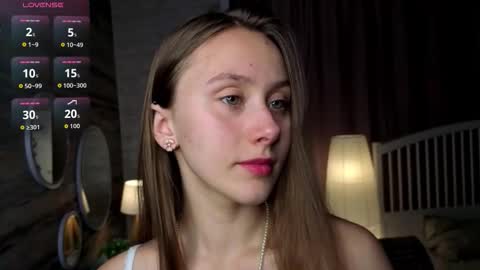 Eva online show from September 18, 2025, 7:27 pm