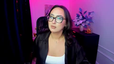 evasarazardje online show from November 20, 2025, 7:35 pm