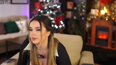 Snapshot of evasunderland chatting on December 19, 2024, 9:28 pm Eva online show from December 19, 2024, 9:28 pm
