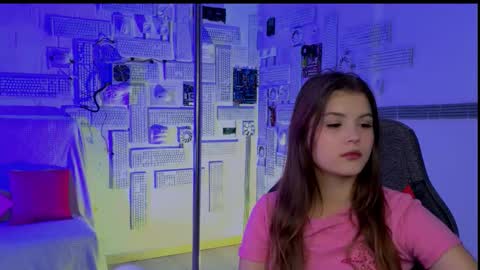 Snapshot of evathopson chatting on October 2, 2025, 10:33 am Eva  next stream -  - 1600 UTC2000  online show from October 2, 2025, 10:33 am