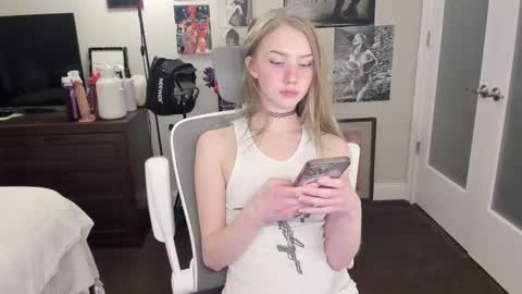 Goddess Eve online show from December 4, 2024, 11:13 pm