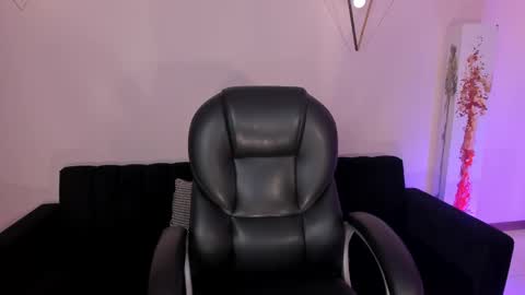 Snapshot of evebenson chatting on September 16, 2025, 2:07 pm Eve online show from September 16, 2025, 2:07 pm