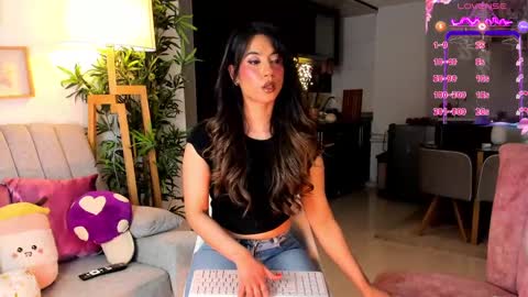 Snapshot of eveekendal_ chatting on September 28, 2025, 10:37 pm Eve online show from September 28, 2025, 10:37 pm