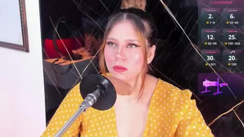 Snapshot of evelin_belen chatting on September 12, 2025, 12:27 pm EVELIN online show from September 12, 2025, 12:27 pm