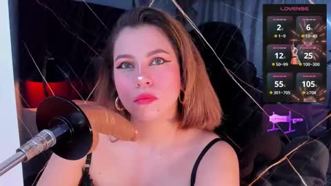 Snapshot of evelin_belen chatting on October 14, 2025, 12:06 pm EVELIN online show from October 14, 2025, 12:06 pm