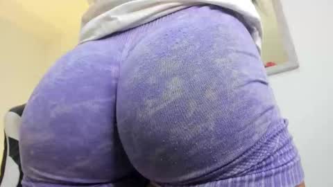 BELLA online show from October 2, 2025, 12:01 pm