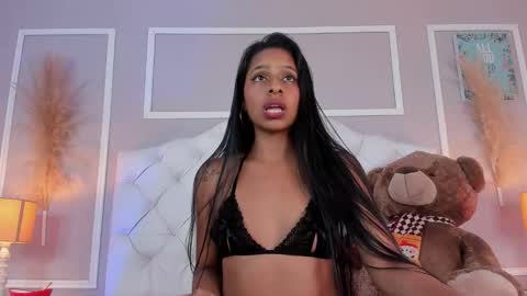 Snapshot of evelyn__ebony chatting on December 10, 2024, 9:33 am evelyn ebony online show from December 10, 2024, 9:33 am