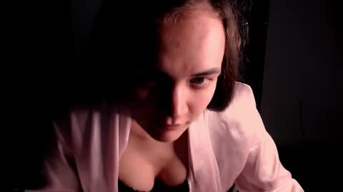 Snapshot of evelyn_gg chatting on October 4, 2025, 1:03 am Evelyn online show from October 4, 2025, 1:03 am