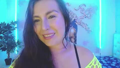 Snapshot of evelyn_mature19 chatting on February 24, 2025, 7:19 pm Juliana online show from February 24, 2025, 7:19 pm