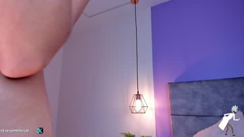 Evelyn  online show from January 12, 2025, 9:51 am