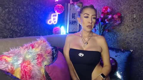 EvelynaGrey online show from January 18, 2025, 3:09 am