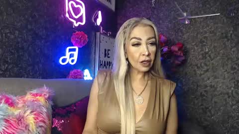 EvelynaGrey online show from January 25, 2025, 4:23 am