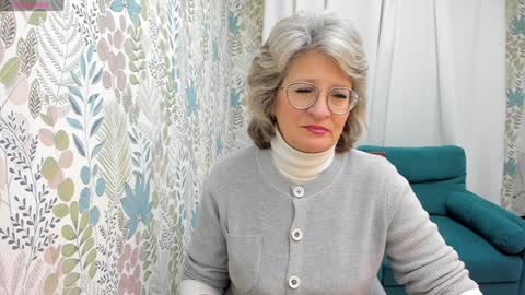 Evelyn online show from December 4, 2024, 5:05 am