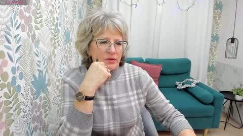 Evelyn online show from January 9, 2025, 5:02 am