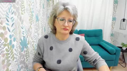 Evelyn online show from February 11, 2025, 5:47 am