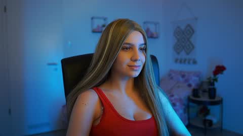 Snapshot of evelyncage_ chatting on January 15, 2025, 7:34 pm evelyncage_ online show from January 15, 2025, 7:34 pm
