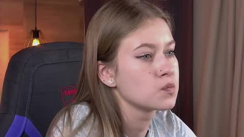 Snapshot of evemundie chatting on February 28, 2025, 12:31 pm Eve online show from February 28, 2025, 12:31 pm