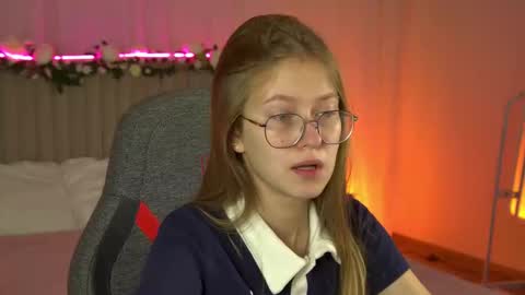 Snapshot of evemundie chatting on September 22, 2025, 6:15 am Eve online show from September 22, 2025, 6:15 am