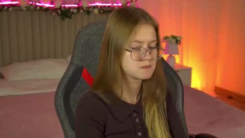 Snapshot of evemundie chatting on September 24, 2025, 12:19 pm Eve online show from September 24, 2025, 12:19 pm