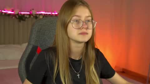 Snapshot of evemundie chatting on September 25, 2025, 11:14 am Eve online show from September 25, 2025, 11:14 am